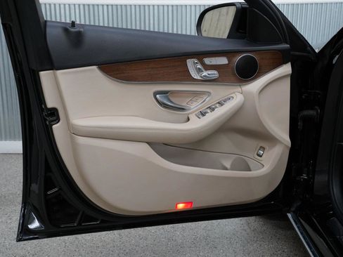 Used 2021 Mercedes-Benz C 300 4MATIC Sedan image 30