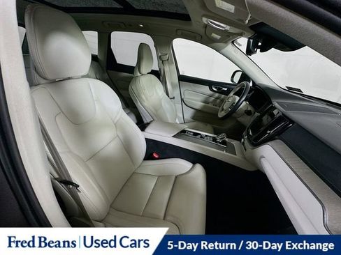 Used 2023 Volvo XC60 B5 Ultimate w/ Climate Package image 31