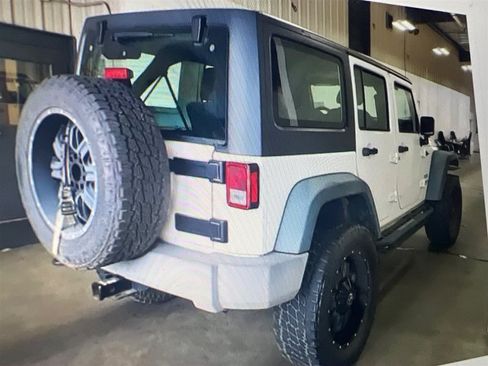Used 2015 Jeep Wrangler Unlimited Sport AWD/4WD image 4