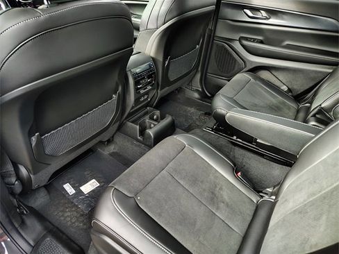 New 2025 Jeep Grand Cherokee L Altitude image 30