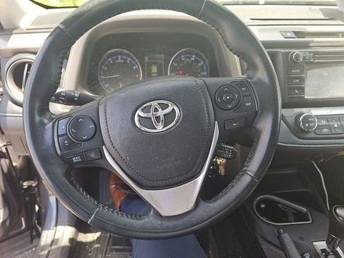 Used 2018 Toyota RAV4 XLE FWD image 3