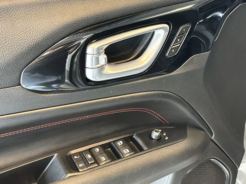 Used 2022 Jeep Compass Trailhawk w/ Trailhawk Elite Group image 13