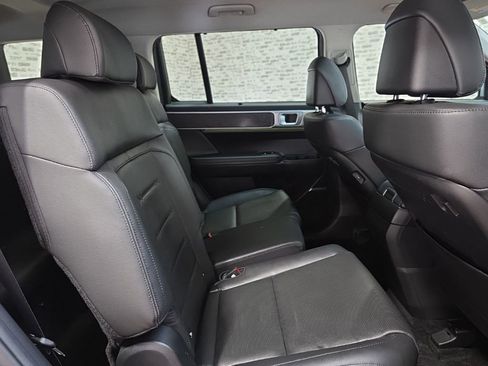 Used 2024 Hyundai Santa Fe Limited FWD image 10