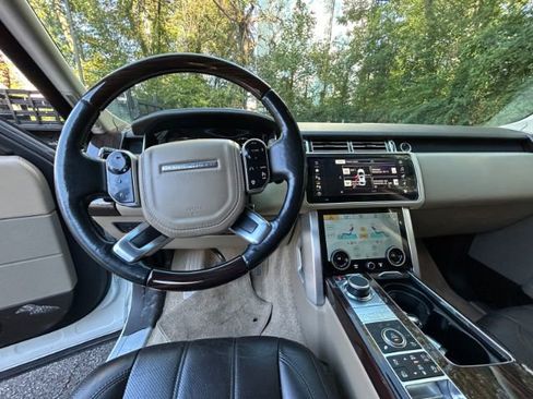 Used 2016 Land Rover Range Rover HSE image 11