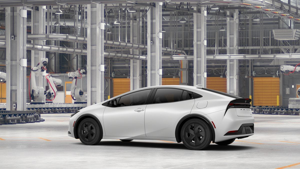 New 2027 Toyota Prius LE FWD image 7