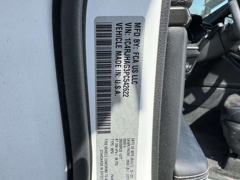 Used 2023 Jeep Grand Cherokee Altitude image 23