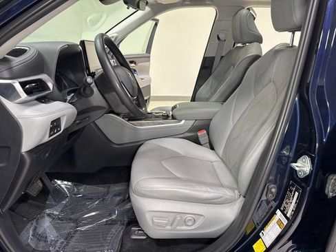 Used 2020 Toyota Highlander Platinum AWD/4WD image 16