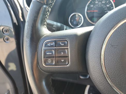 Used 2012 Jeep Wrangler Unlimited Sahara w/ Dual Top Group AWD/4WD image 19