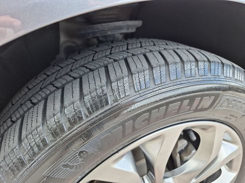 Used 2019 Buick Enclave Avenir w/ Avenir Technology Package FWD image 16
