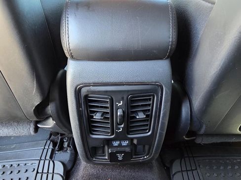Used 2019 Jeep Grand Cherokee Limited w/ Trailer Tow Group IV AWD/4WD image 9