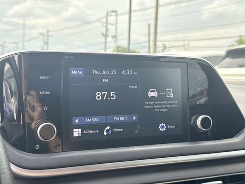 Used 2022 Hyundai Sonata SE FWD image 16