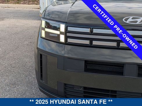 Used 2025 Hyundai Santa Fe SEL FWD image 9