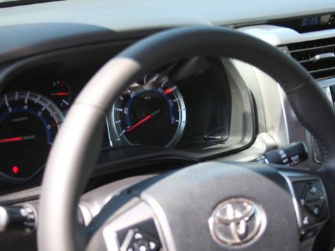 Used 2016 Toyota 4Runner Limited AWD/4WD image 24