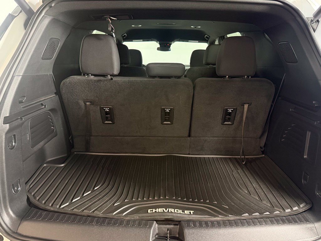 Used 2025 Chevrolet Traverse LT w/ Driver Confidence Package FWD image 25