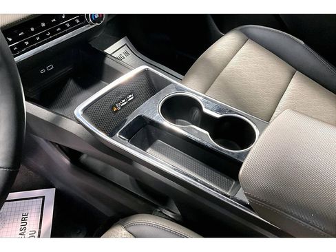 Used 2025 Chevrolet Equinox LT w/ Convenience Package II AWD/4WD image 18