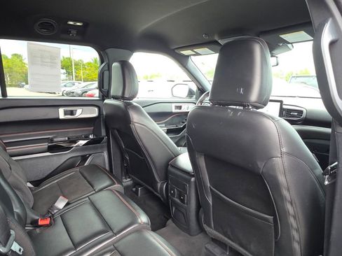 Used 2022 Ford Explorer ST-Line w/ Class IV Trailer Tow Package image 12