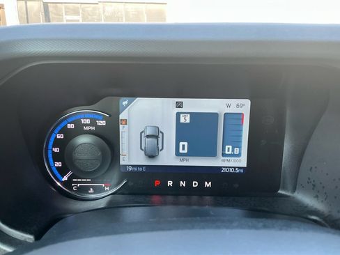 Certified 2024 Ford Bronco Black Diamond AWD/4WD image 19