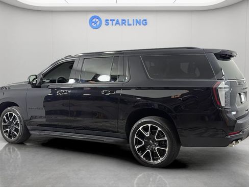 Used 2025 Chevrolet Suburban RST w/ Comfort Package RWD image 4