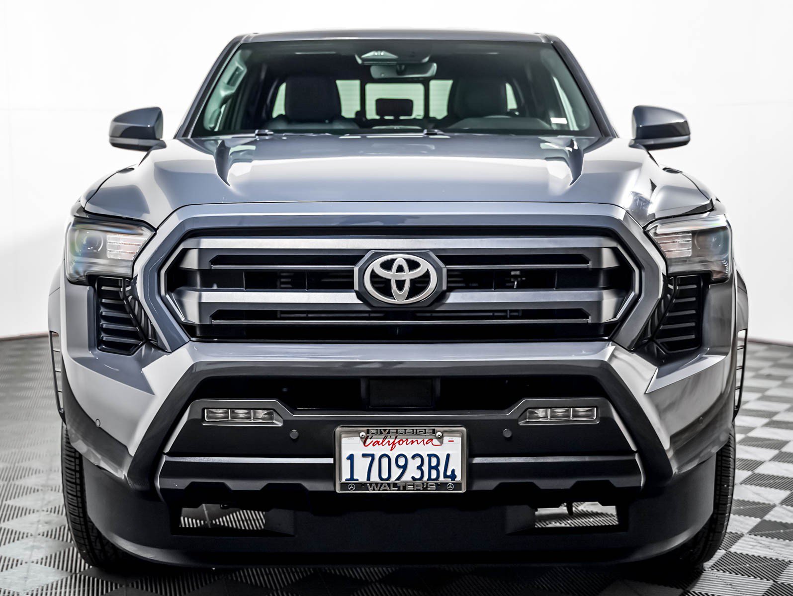 Used 2024 Toyota Tacoma SR5 AWD/4WD image 6