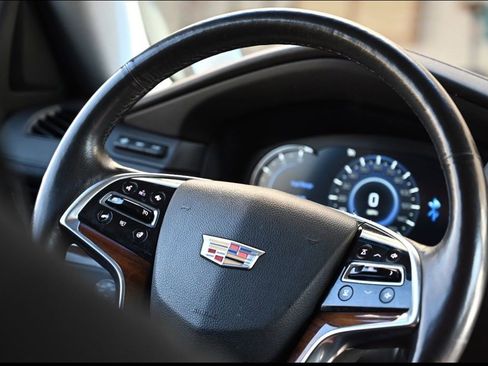 Used 2016 Cadillac Escalade ESV Luxury AWD/4WD image 7