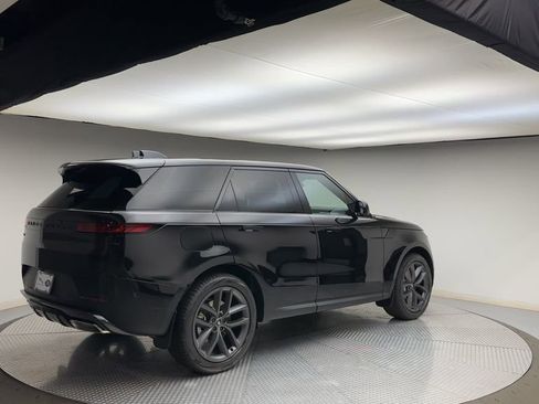Used 2024 Land Rover Range Rover Sport SE AWD/4WD image 8