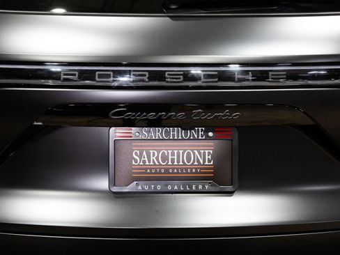 Used 2023 Porsche Cayenne Turbo AWD/4WD image 15