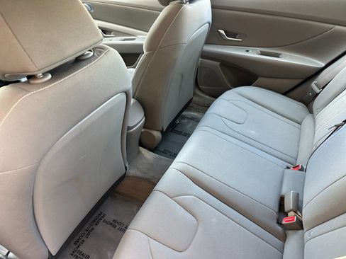 Used 2023 Hyundai Elantra SEL FWD image 13
