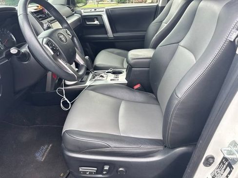 Used 2019 Toyota 4Runner SR5 Premium AWD/4WD image 2
