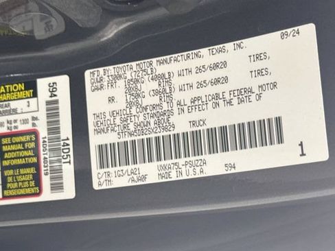 Used 2025 Toyota Tundra Platinum AWD/4WD image 33