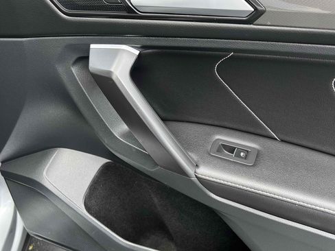 Used 2023 Volkswagen Tiguan SE FWD image 49