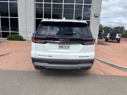 Used 2024 GMC Acadia Elevation AWD/4WD image 3
