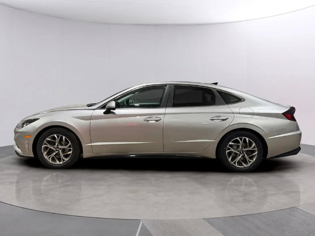 Used 2022 Hyundai Sonata SEL w/ Convenience Package FWD image 6