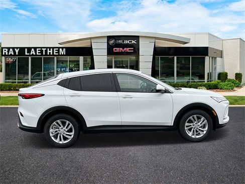 Used 2025 Buick Envista Preferred w/ Convenience I Package image 6