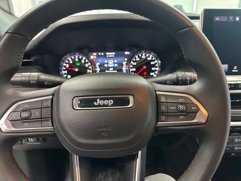 Used 2024 Jeep Compass Trailhawk AWD/4WD image 16