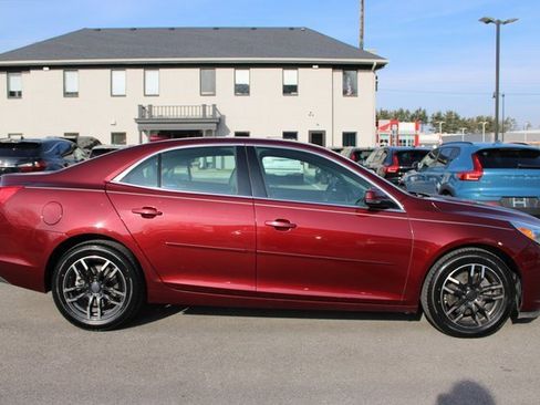 Used 2015 Chevrolet Malibu LT w/ Power Convenience Package image 6