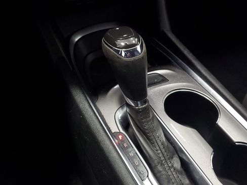 Used 2020 Chevrolet Malibu LT FWD image 30