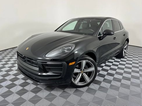 Certified 2025 Porsche Macan w/ Premium Package Plus AWD/4WD image 1