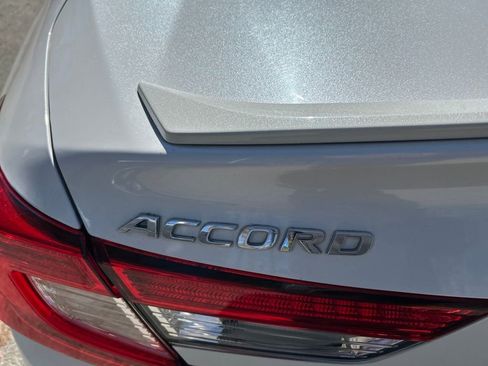 Used 2018 Honda Accord Sport image 10