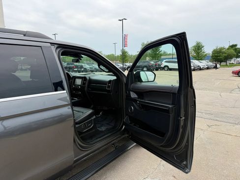 Used 2019 Ford Expedition Limited w/ Equipment Group 303A AWD/4WD image 23