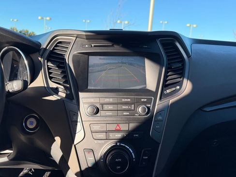 Used 2017 Hyundai Santa Fe Sport 2.0T image 16