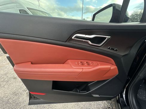 Used 2026 Kia Sportage SX image 30