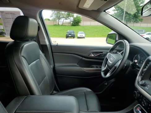 Used 2023 GMC Acadia SLT FWD image 33