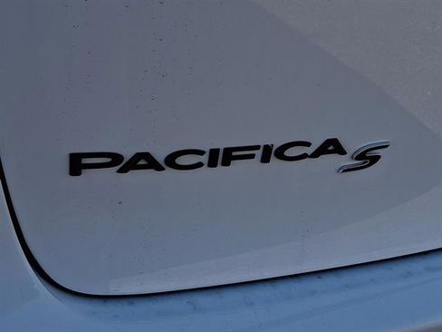 New 2026 Chrysler Pacifica Limited w/ S Appearance Package image 25