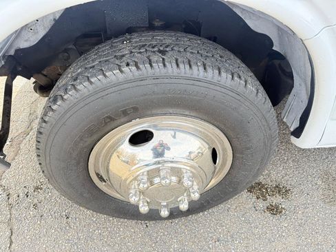 Used 2008 Chevrolet Express 3500 w/ Chrome Appearance Package image 13