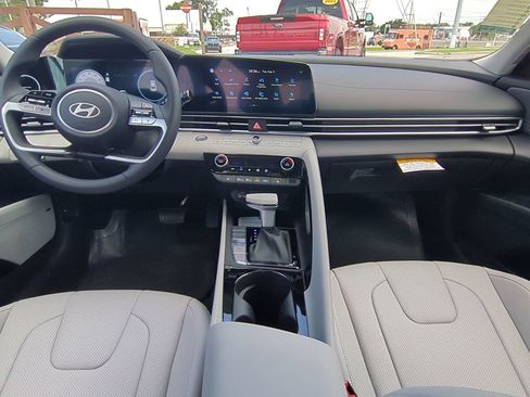 New 2026 Hyundai Elantra Limited FWD image 16