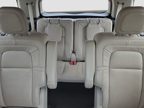 Used 2021 Lincoln Aviator Reserve w/ Equipment Group 201A AWD/4WD image 12