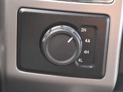 Used 2019 Ford F150 Lariat image 21