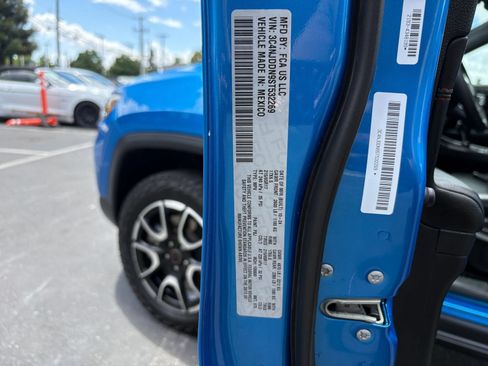 Used 2025 Jeep Compass Trailhawk AWD/4WD image 28