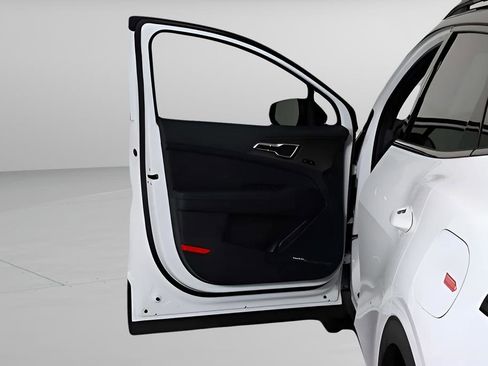 New 2025 Kia Sportage X-Pro AWD/4WD image 14