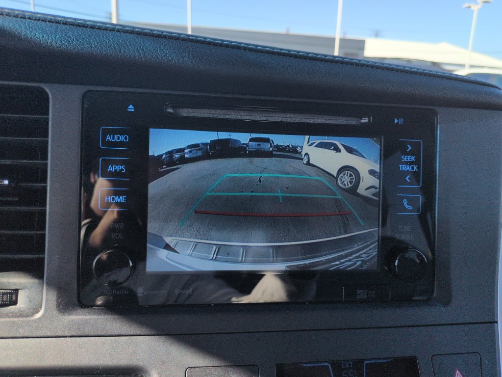 Used 2017 Toyota Sienna FWD image 20